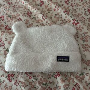 Patagonia Kids White Fleece Bear Beanie
